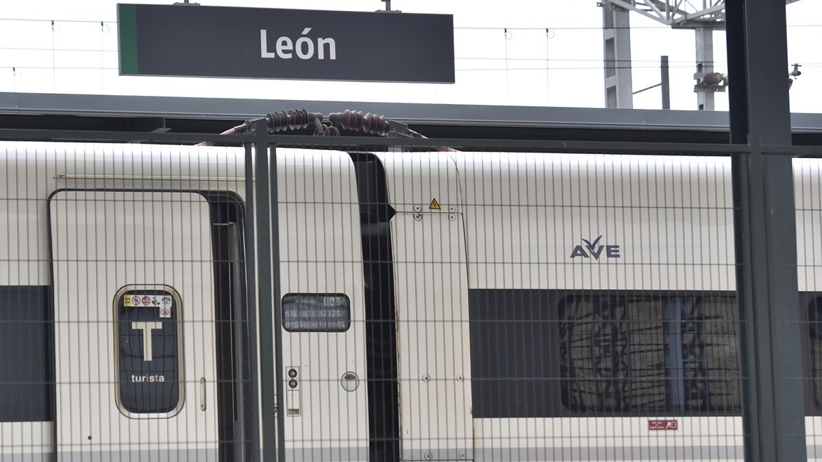 El sistema ERTMS permite aumentar la velocidad de los trenes en la línea Valladolid-León | SAÚL ARÉN