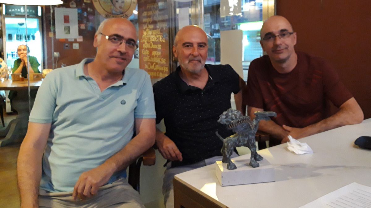 El podio. De izquierda a derecha, el ganador, José Carlos Iglesias, el segundo, Santiago Rodríguez, y el tercero, Javier Diez. | L.N.C. El podio. De izquierda a derecha, el ganador, José Carlos Iglesias, el segundo, Santiago Rodríguez, y el tercero, Javier Diez. | L.N.C.