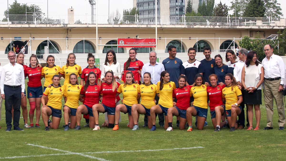 Foto de familia de la visita a la Ciudad Universitaria. | L.N.C.