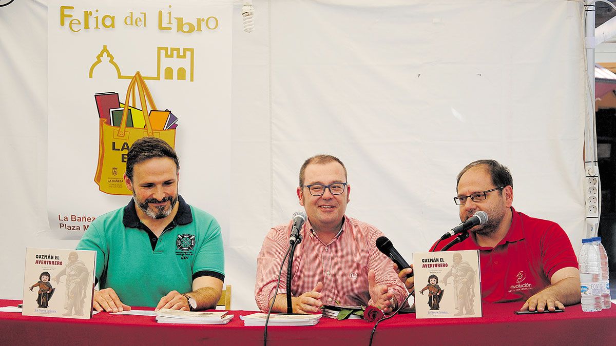 Ángel Suárez Corrons presentó ‘Guzmán el aventurero’, de LNC. | ABAJO