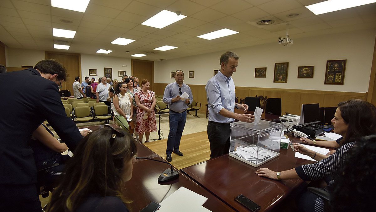 Santiago Dorado fue uno de los elegidos en el Partido Socialista. | SAÚL ARÉN