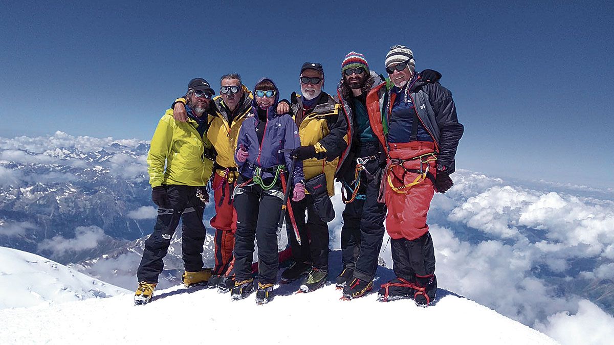 Parte del grupo hizo cumbre en el Elbrus el pasado domingo. | L.N.C.