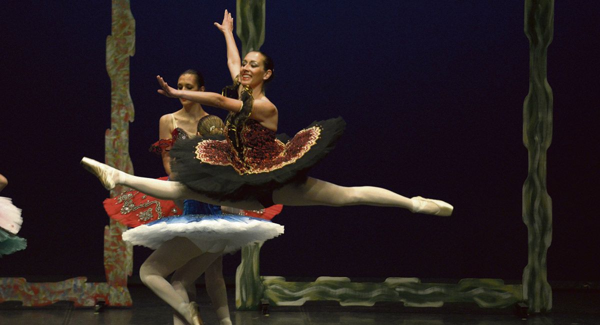 El público fue testigo del alto nivel artístico de las alumnas matriculadas en el área de danza. | MAURICIO PEÑA