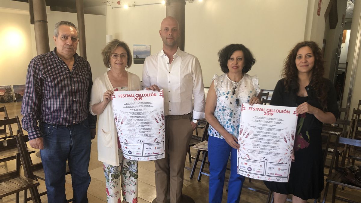 Representantes de Diputación, Ayuntamiento, ULE y Botines junto a Tahoces.