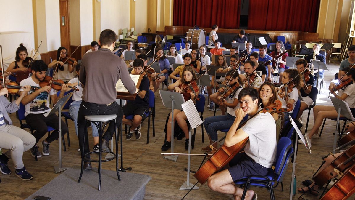 Los jóvenes han ensayado en el CHF durante toda esta semana | SAÚL ARÉN