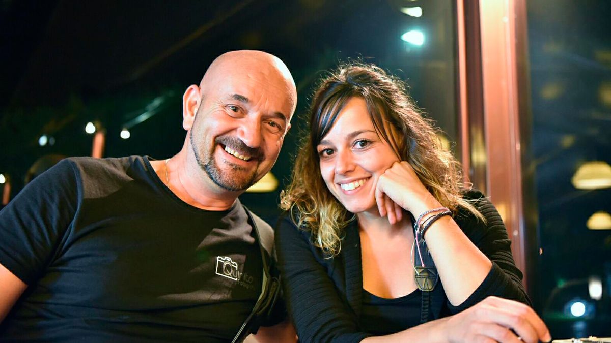 Quinito y Lucía en uno de los encargos fotográficos. Quinito y Lucía en uno de los encargos fotográficos.