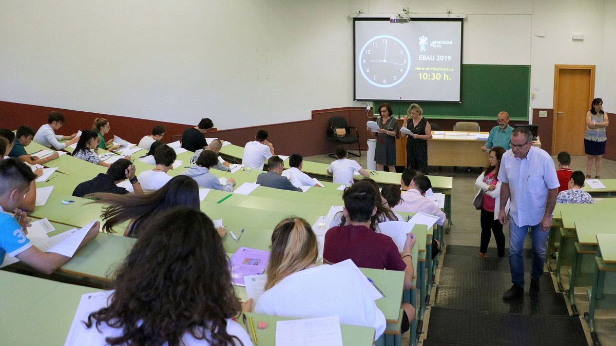 Una de las pruebas realizadas en la convocatoria de julio de la Ebau. | L.N.C.