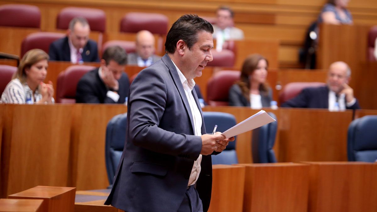 Luis Mariano Santos, en una intervención en las Cortes. | ICAL