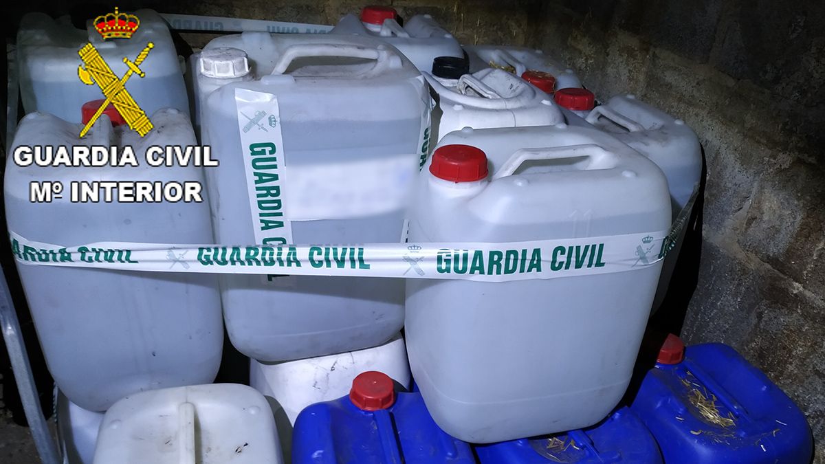17-07-19-aguardiente-precintado_gc17719.jpg 17-07-19-aguardiente-precintado_gc17719.jpg
