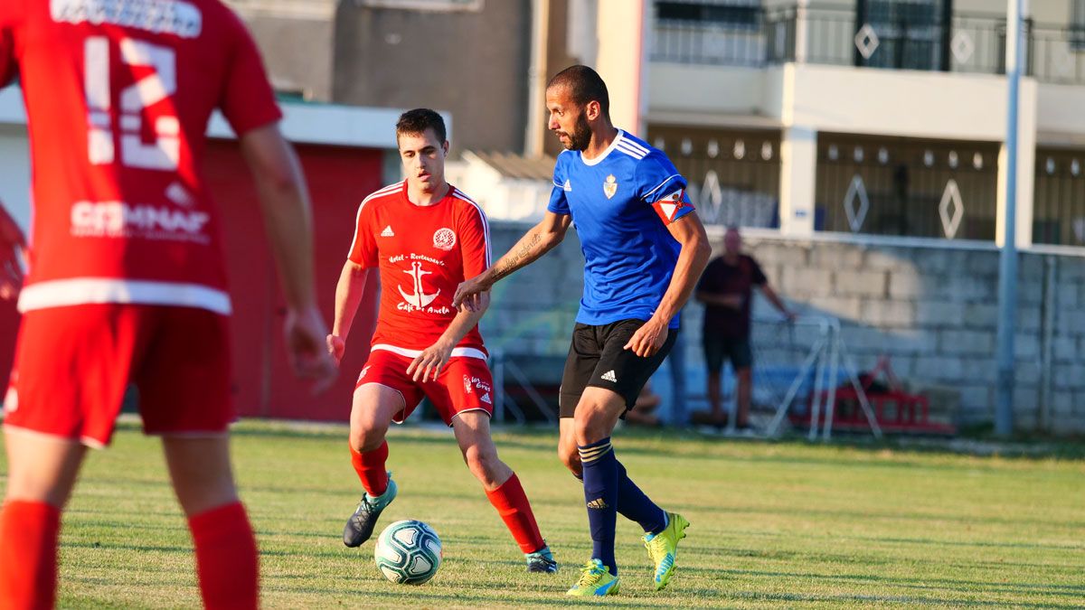 Yuri, durante el partido ante el Naraya. | FRANCISCO L. POZO