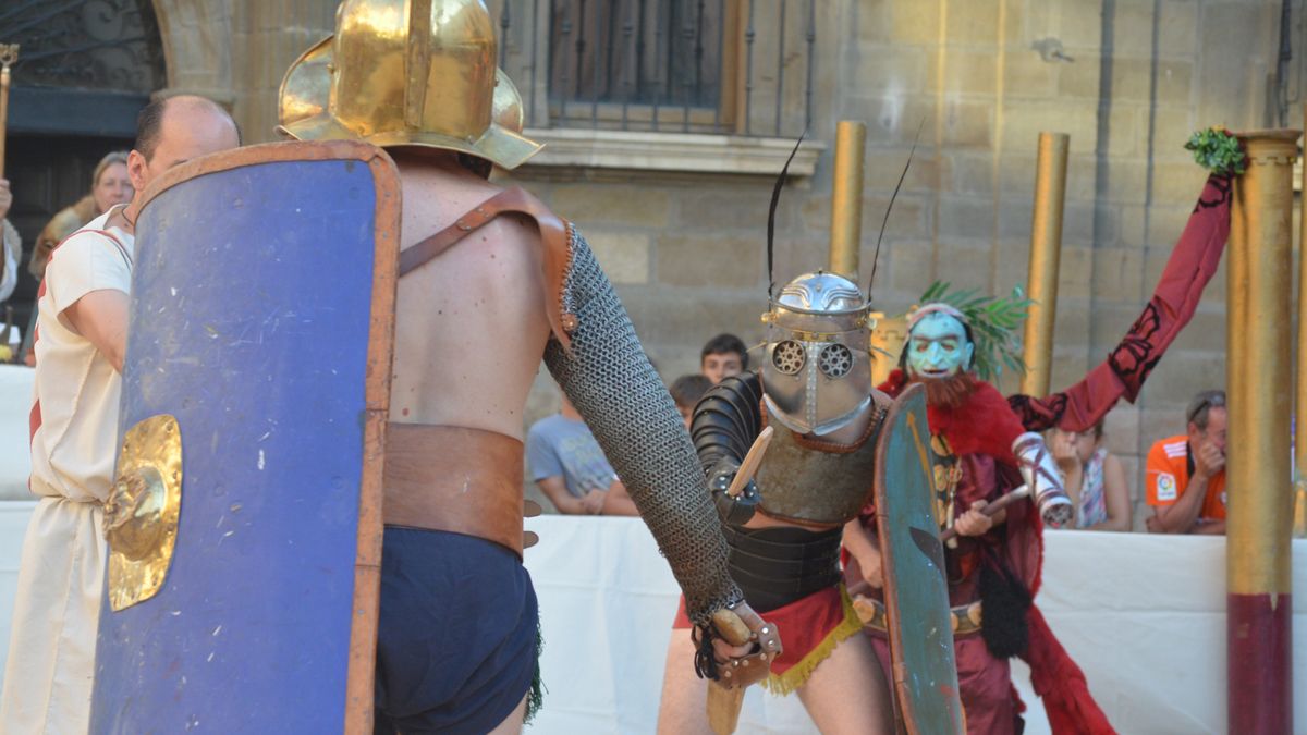 Los gladiadores lucharon en la arena delante del César, el caudillo astur y los dioses. | P.F