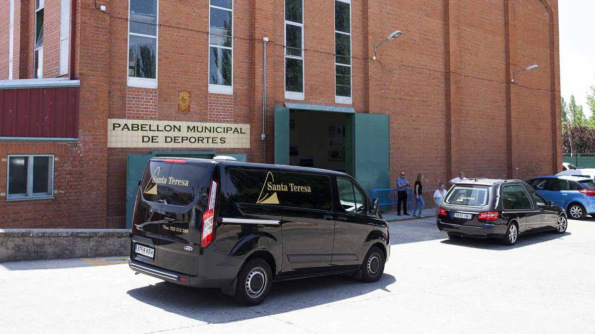 Fallecen tres jóvenes en un accidente de tráfico en la antigua carretera CV-40 en Galisancho (Salamanca) | JESÚS FORMIGO (ICAL)