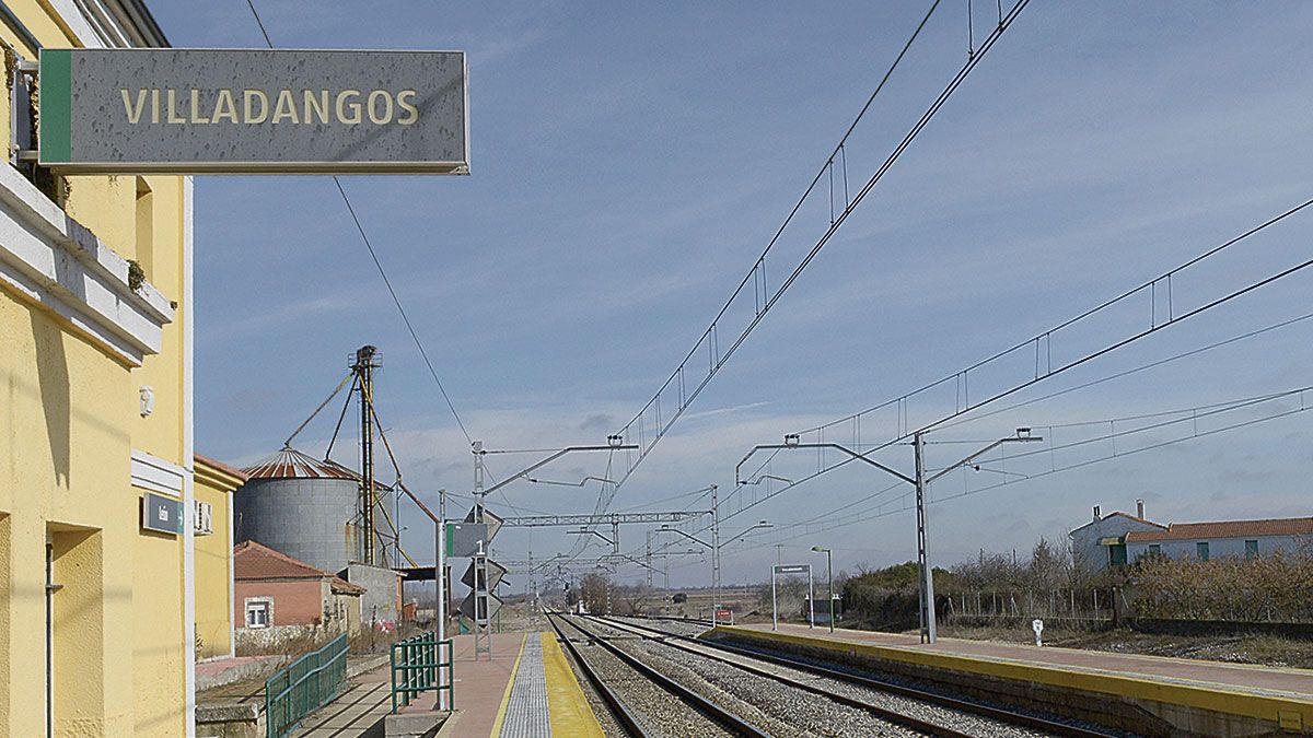 La estación ferroviaria de Villadangos del Páramo. | MAURICIO PEÑA