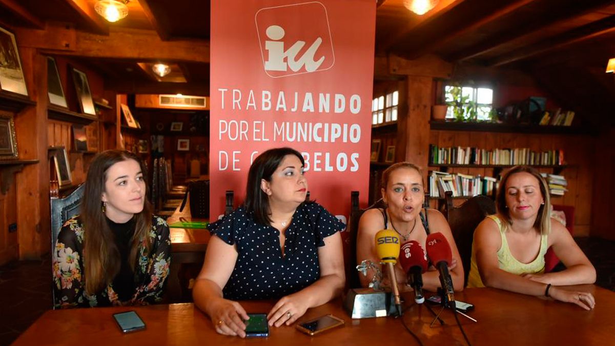 Rueda de prensa de las fuerzas de izquierdas en Cacabelos.