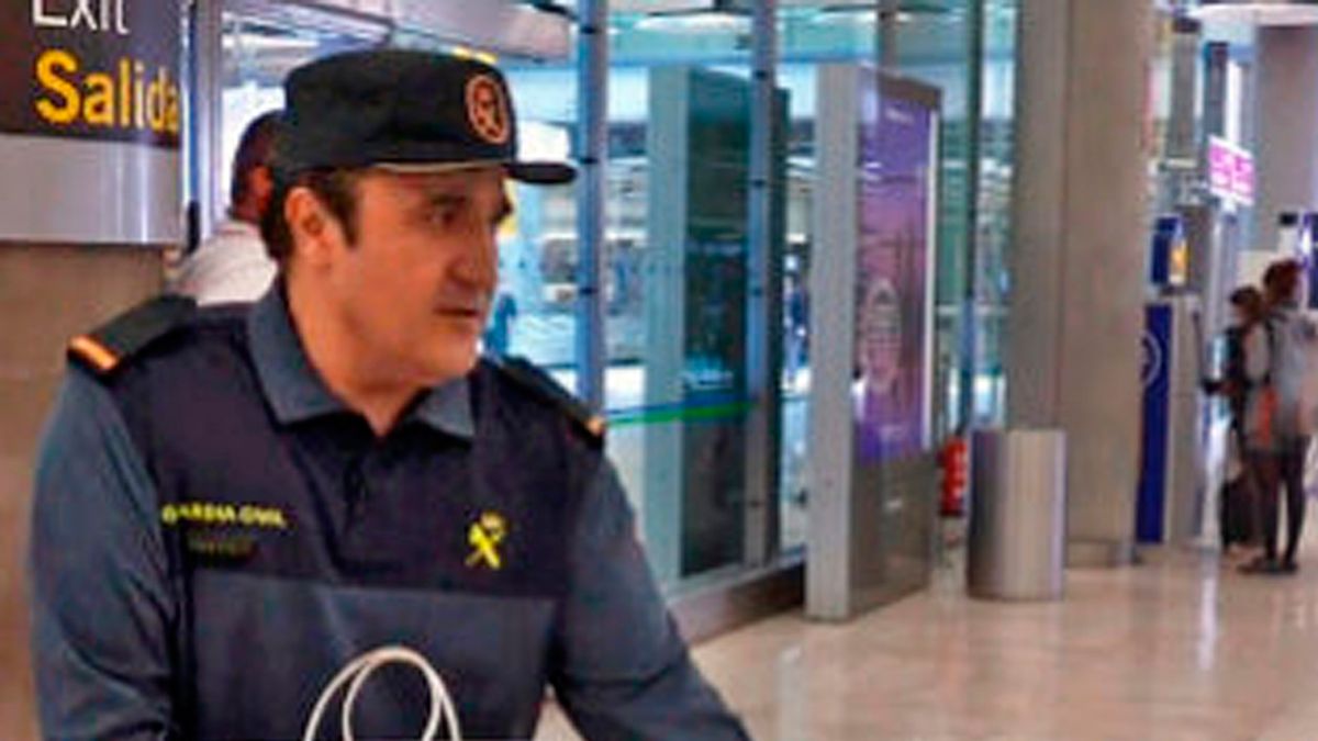 Una de las imágenes del programa Control de Fronteras con el cabo Fran. | D.MAX Una de las imágenes del programa Control de Fronteras con el cabo Fran. | D.MAX