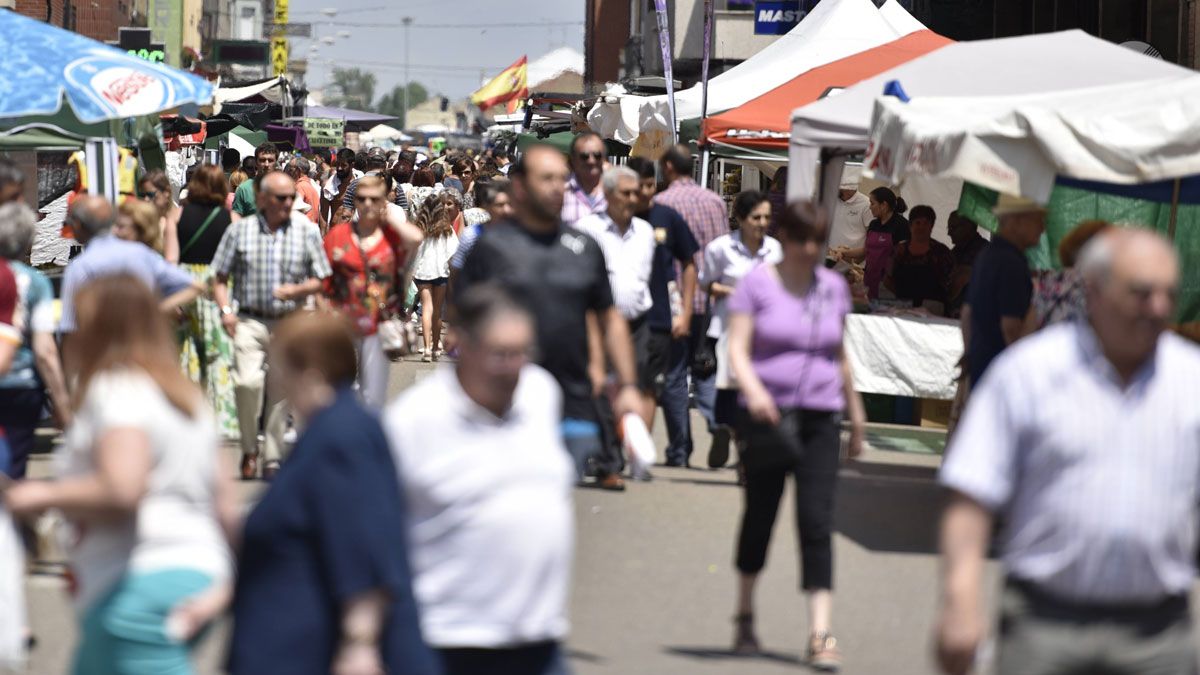 Las ferias contribuyen a aumentar el número de veraneantes en la provincia. | SAÚL ARÉN