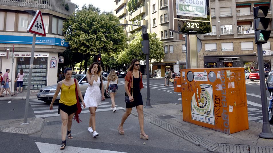 Uno de los días de más calor del mes de julio de este verano en León. | SAÚL ARÉN