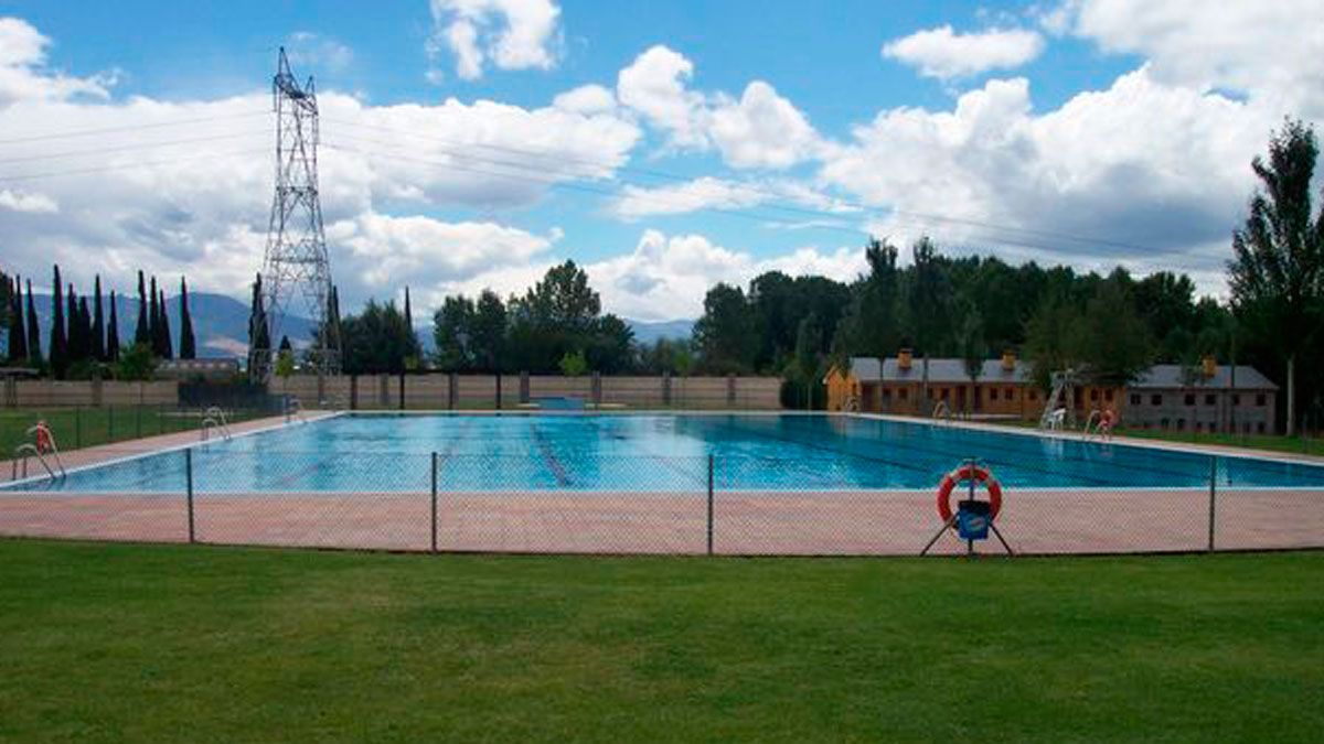 Imagen de archivo de las piscinas de Cacabelos. | L.N.C.