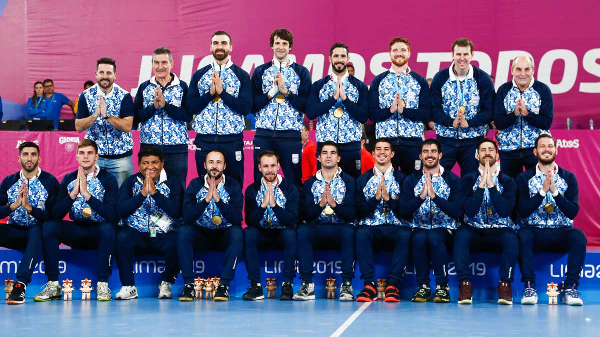 La selección argentina recordó en el podio de los Panamericanos su próximo destino con muchas caras conocidas para el balonmano leonés. | TELÉGRAFO