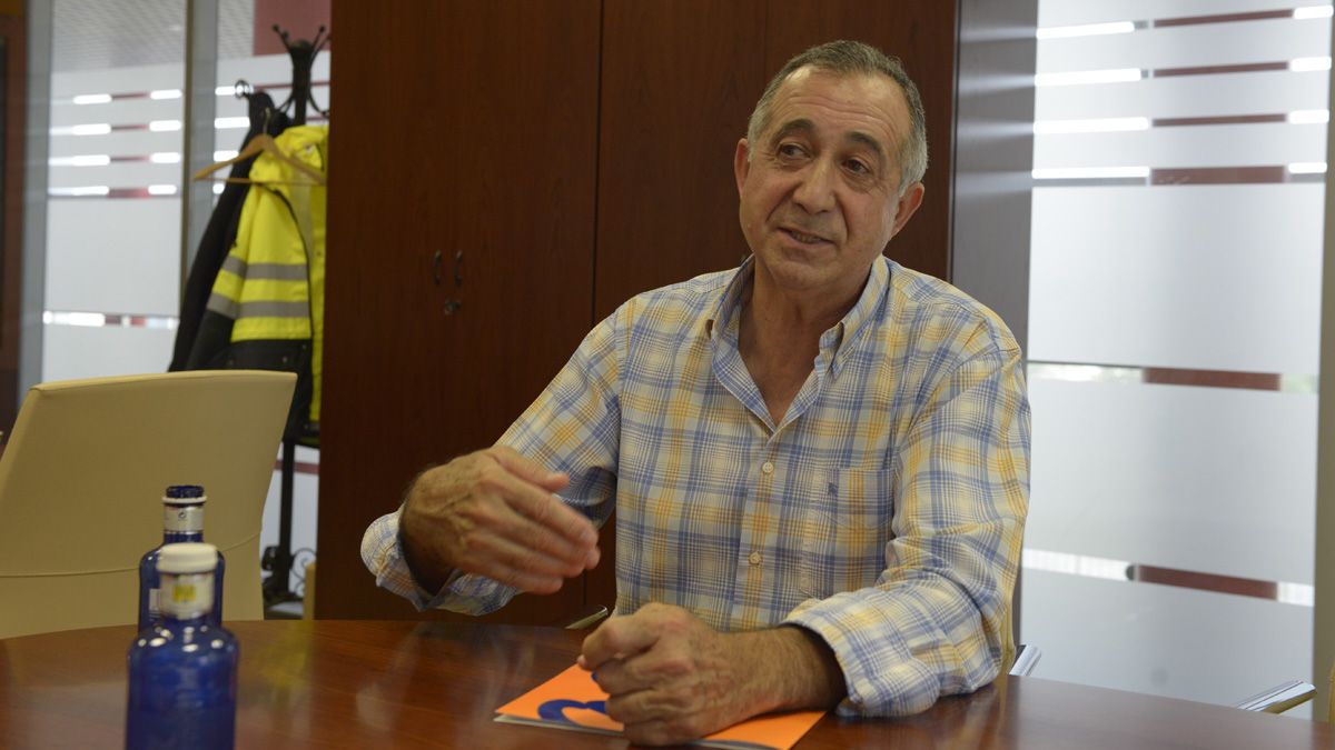 El presidente de Acor, Justino Medrano, durante una entrevista en Olmedo. | MAURICIO PEÑA