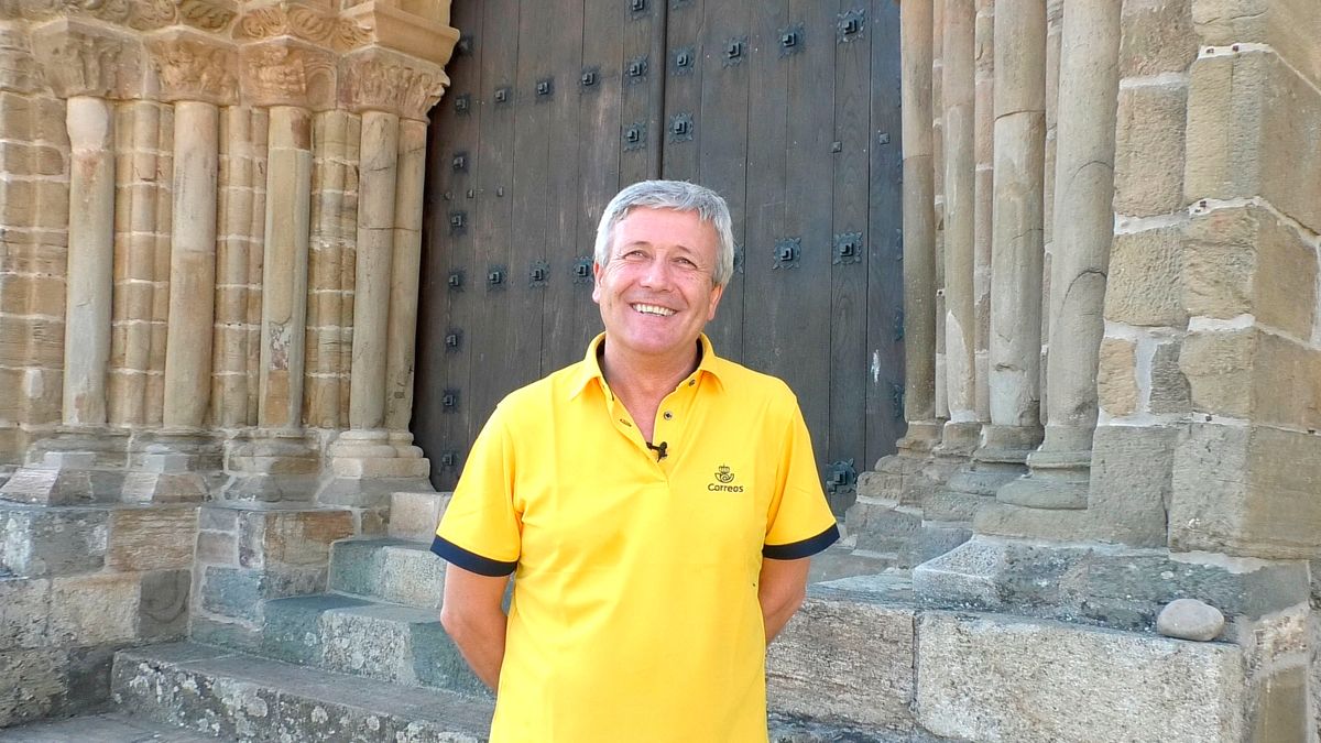 El trabajador de Correos en Villafranca del Bierzo Javier González protagoniza un vídeo de promoción del Camino Francés a Santiago.