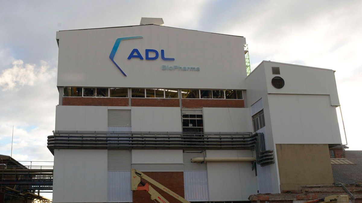 Instalaciones de la planta de ADL BioPharma en León, una empresa que invertirá 25 millones más tras su acuerdo con el fondo Kartesia. | MAURICIO PEÑA