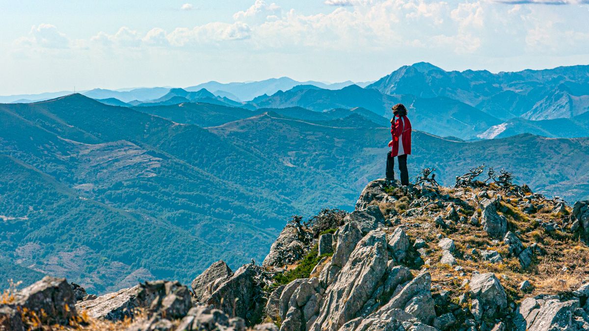 Las montañas leonesas desde las estribaciones del Jaido. | VICENTE GARCÍA