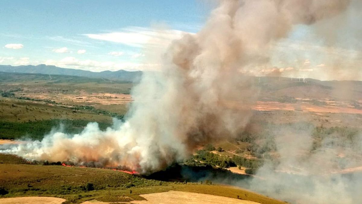 Imagen del incendio de Ucedo. | @briftabuyo