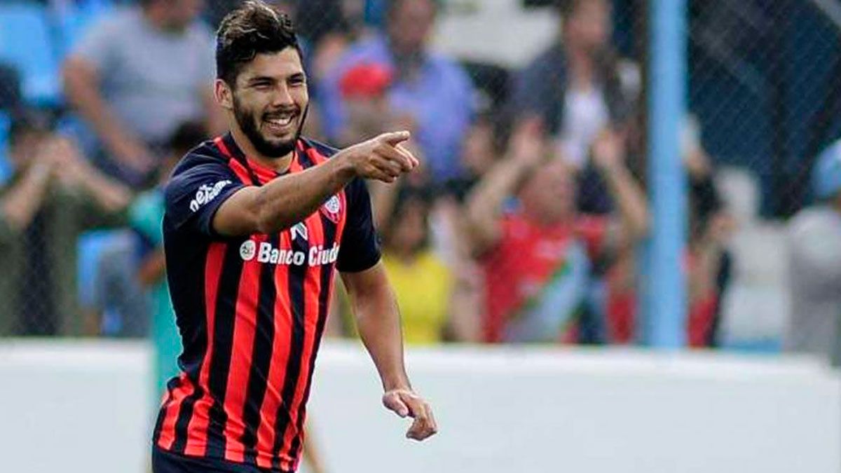 Gabriel Gudiño celebra uno de los goles que logró con San Lorenzo. | MUNDO LA VOZ