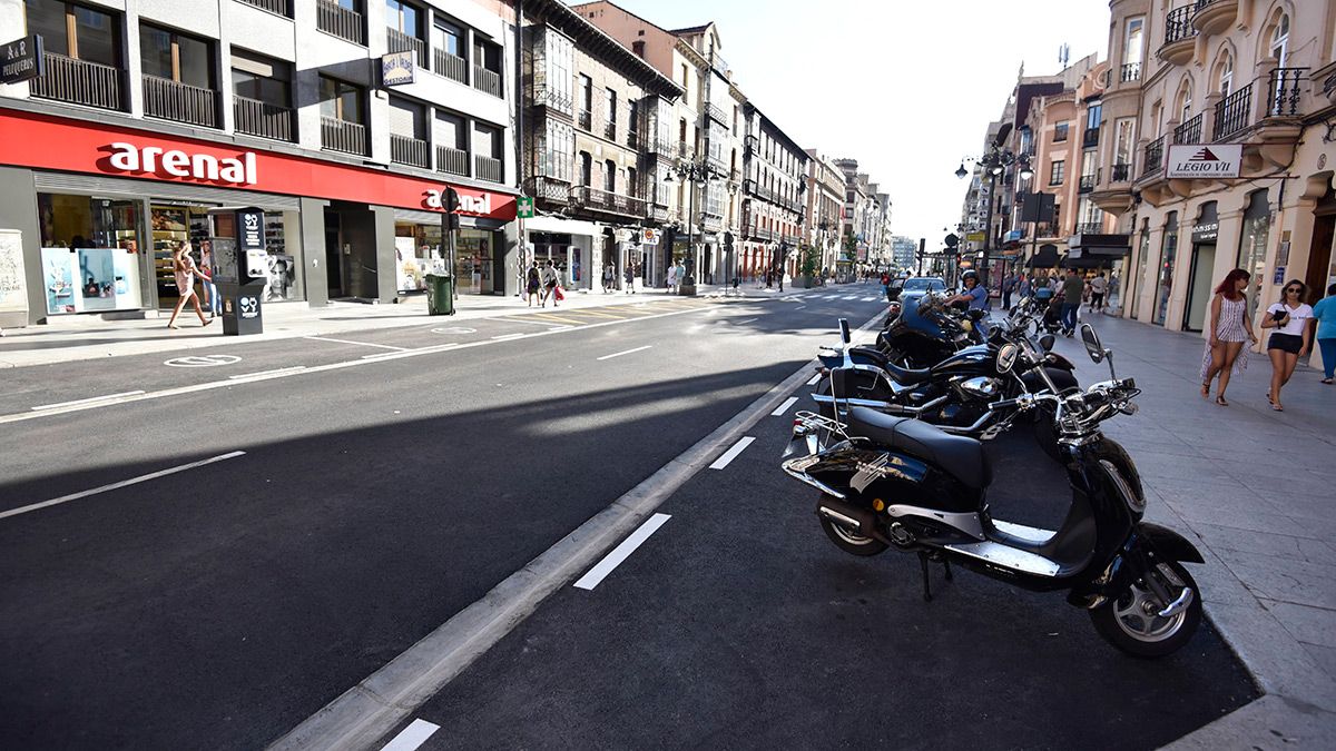 Estado actual de la avenida Ordoño II. | SAÚL ARÉN