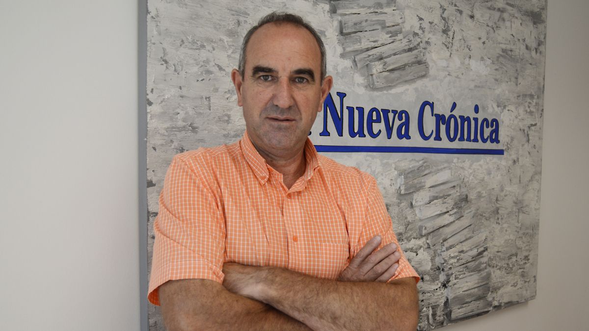 Isidro García se estrenó en mayo como alcalde en Laguna de Negrillos "con ilusión y ganas de trabajar". | LAURA PASTORIZA