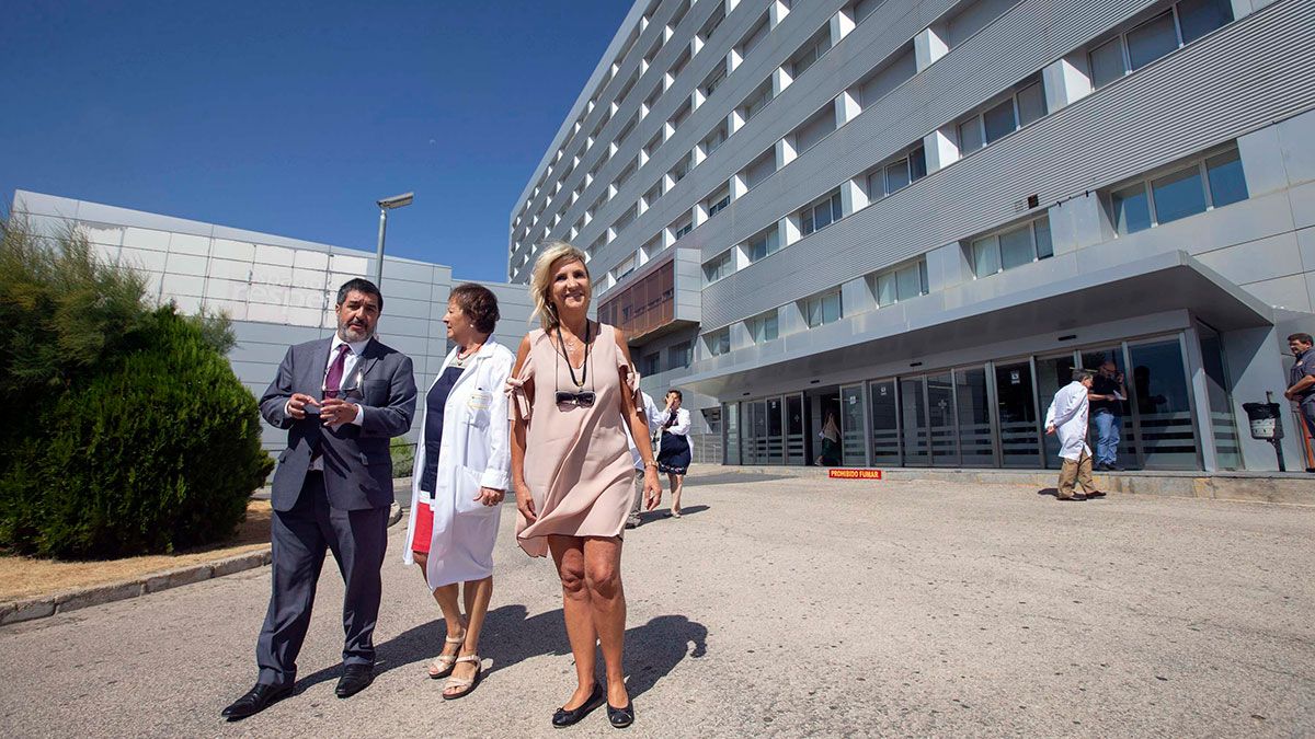 La consejera de Sanidad, Verónica Casado, visita el Hospital Nuestra Señora de Sonsoles. | ICAL