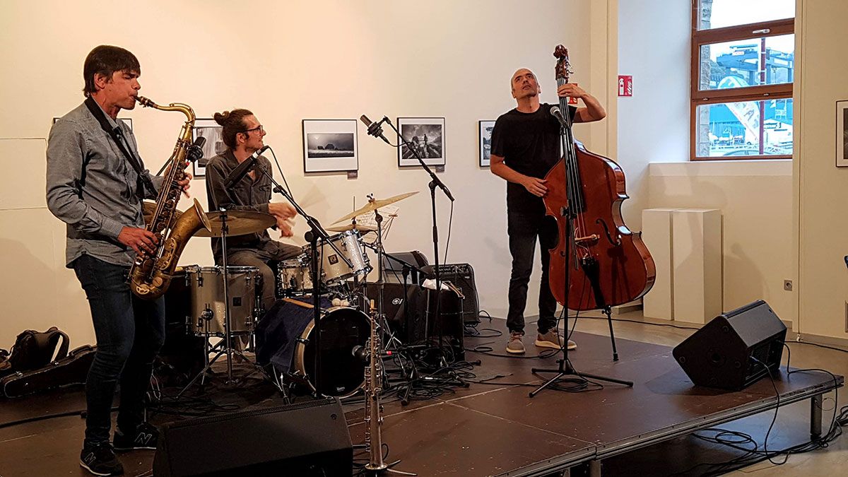 Los componentes del trío vasco Trizak protagonizan este sábado el concierto de clausura del Festival de Jazz de Cerezales. | L.N.C.
