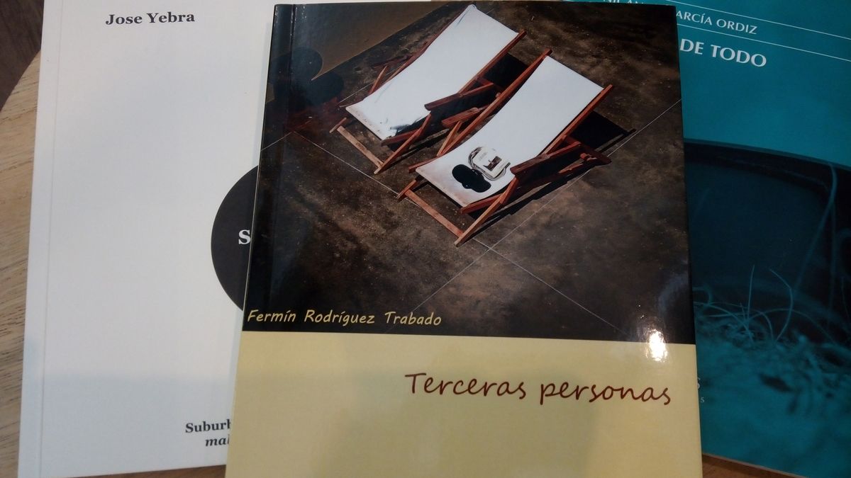 Portada del libro 'Terceras personas' que ha ocupado la mesa de lectura de Ruy Vega este mes.