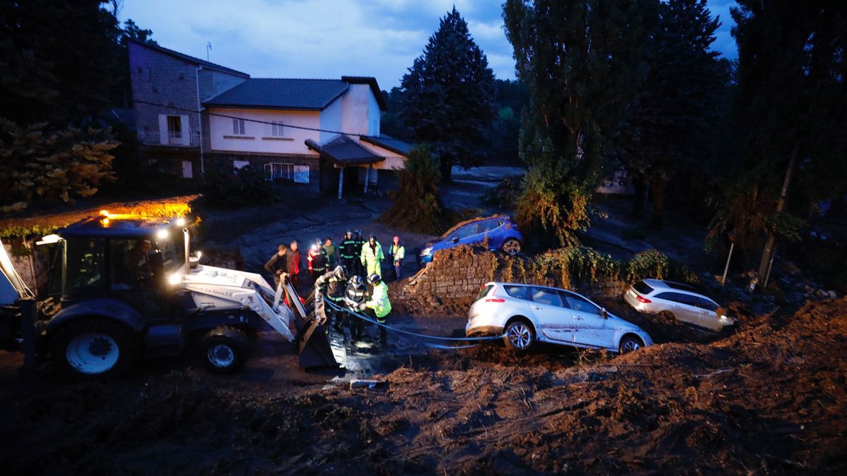 Fuerte tromba de agua con numerosos destrozos en Las Navas del Marqués