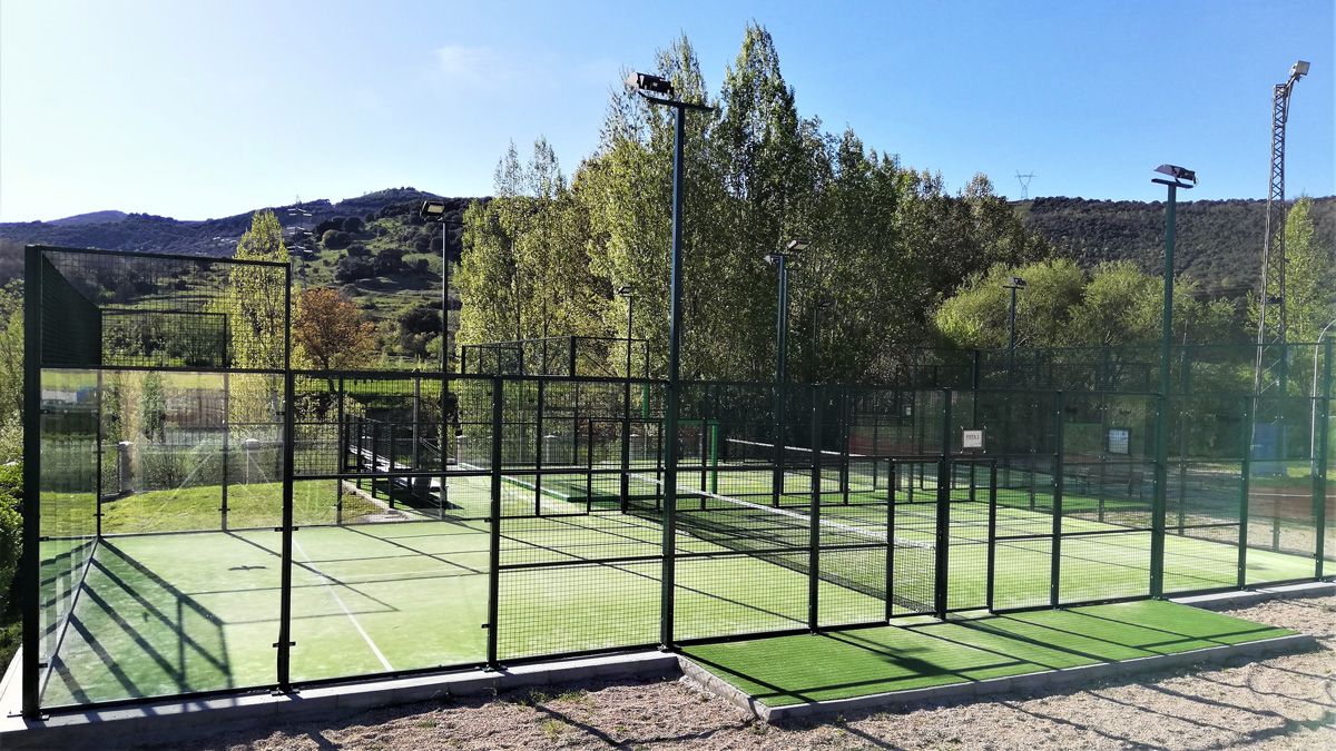 En la imagen, las pistas de padel de La Robla. | L.N.C