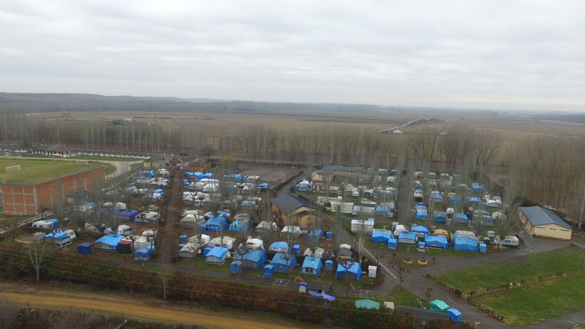 Imagen de archivo del camping de Sahagún, cercano al Cea. | UPL SAHAGÚN