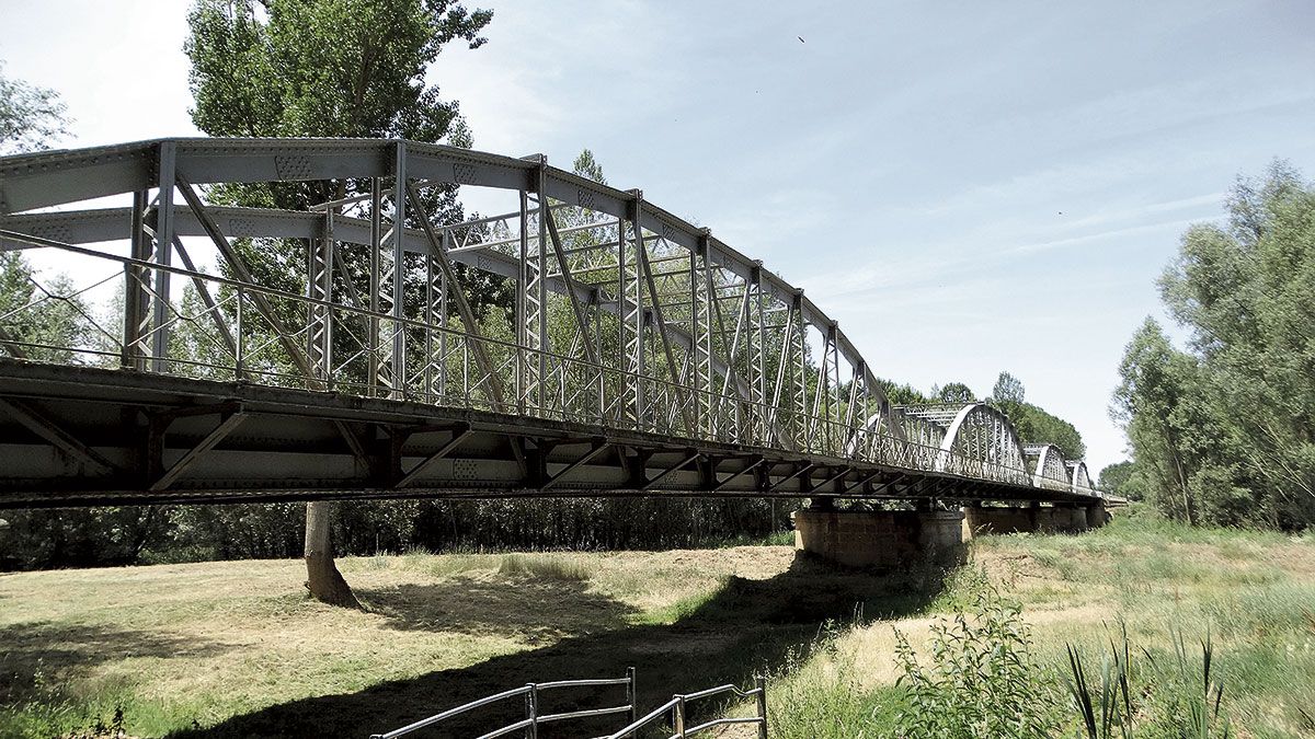 Vista lateral de los arcos del puente desde aguas arriba. | LUIS SOLERA SELVI