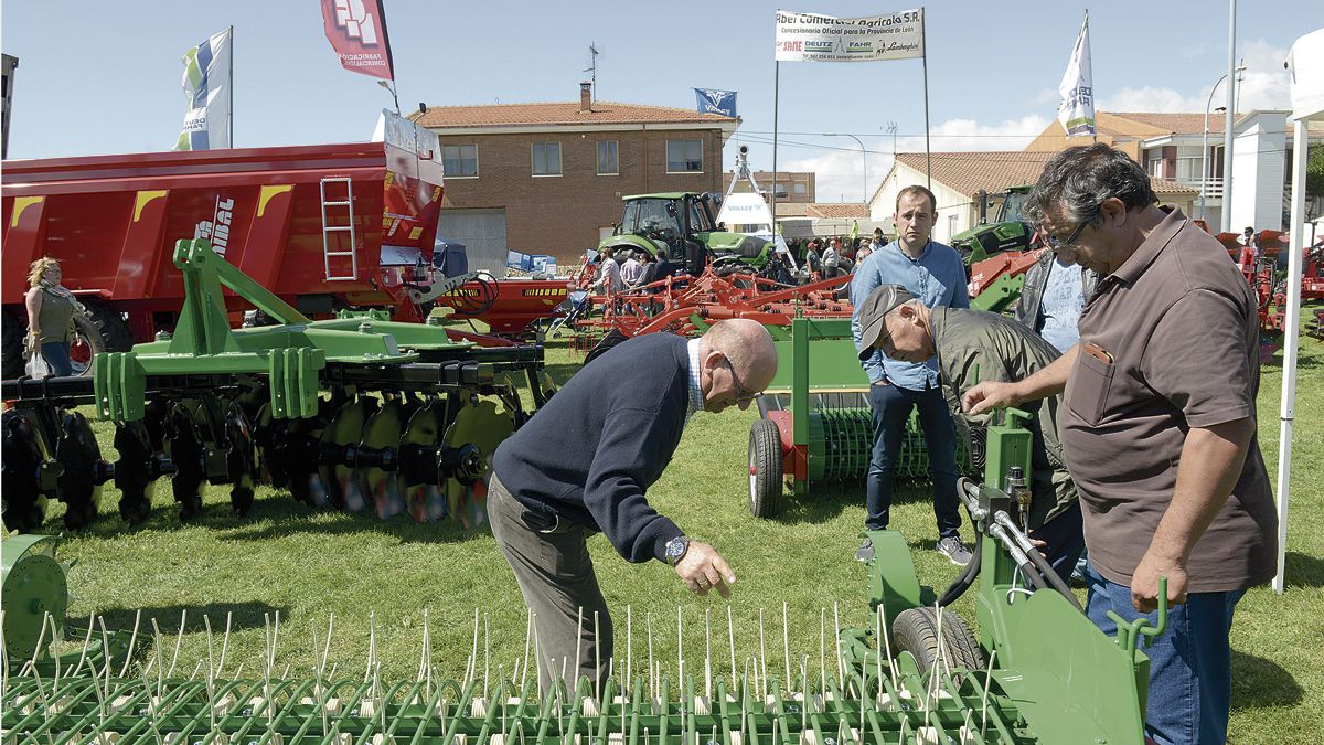 La maquinaria agrícola ocupa buena parte de la exposición de la Feria que es Multisectorial y Agroalimentaria. | MAURICIO PEÑA