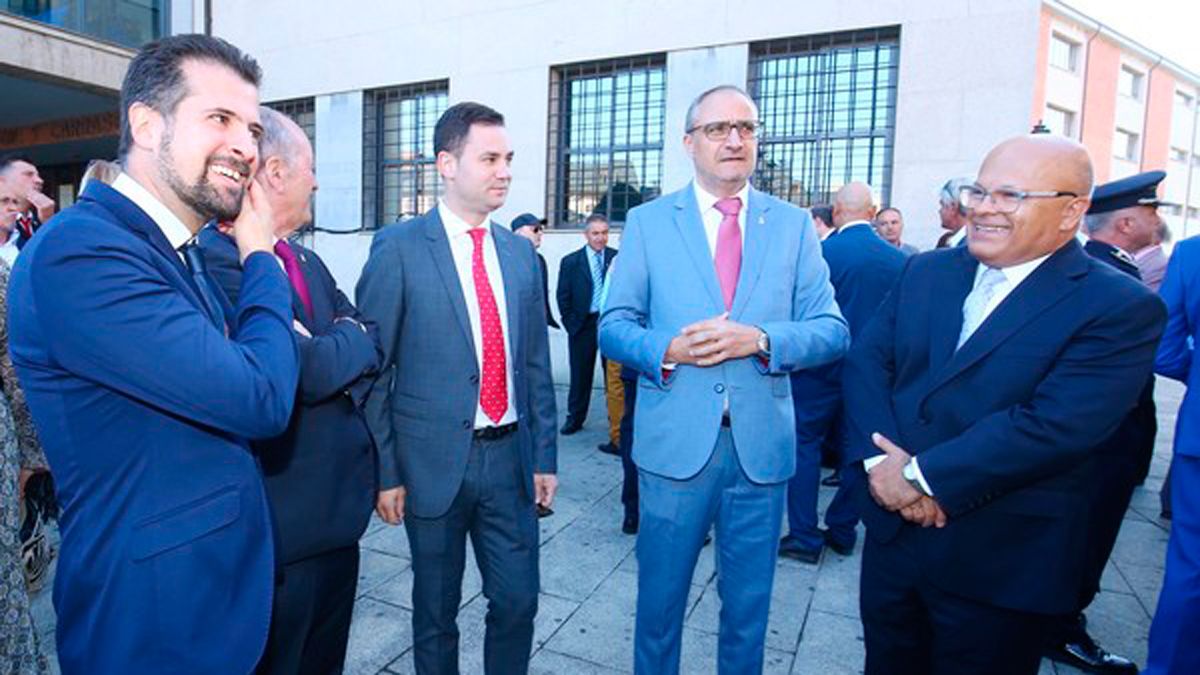 Tudanca compartió el Día del Bierzo con los bercianos en su visita a Ponferrada. | ICAL Tudanca compartió el Día del Bierzo con los bercianos en su visita a Ponferrada. | ICAL
