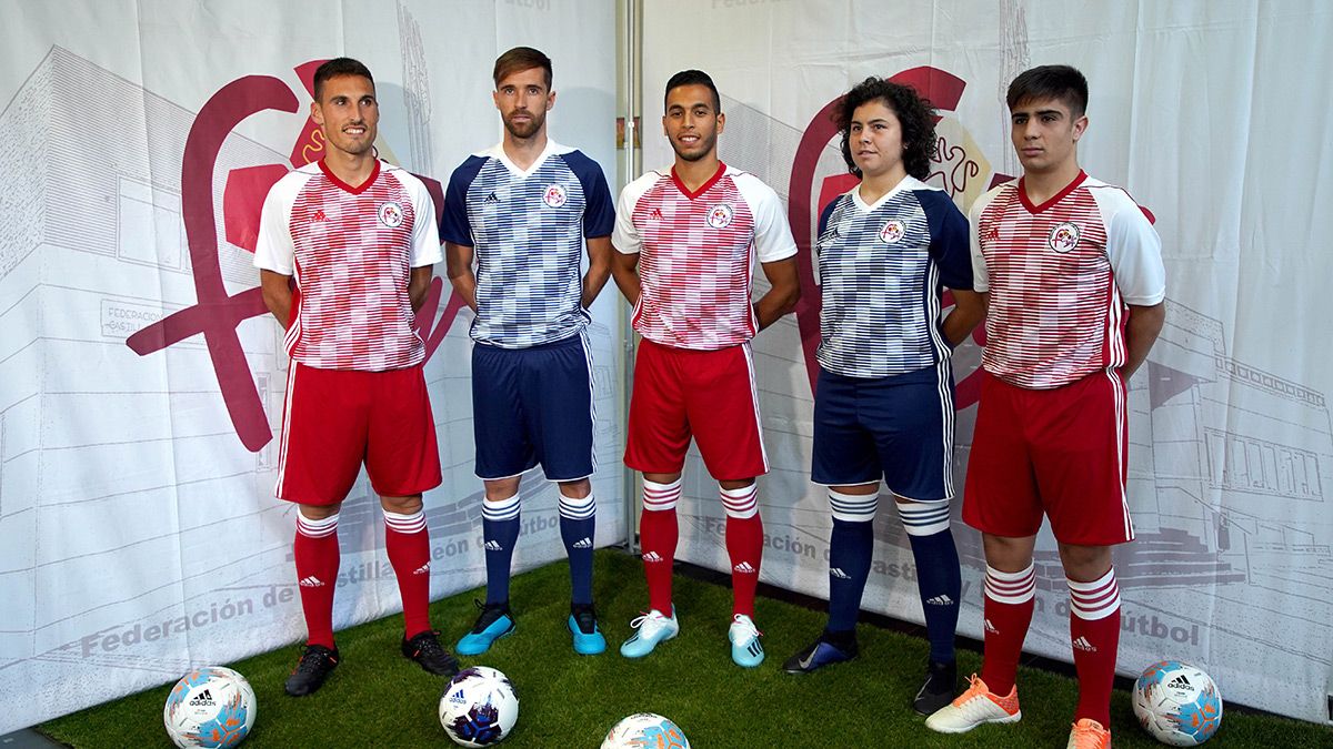 Presentación de la nueva 'piel' de la selección autonómica. | ICAL