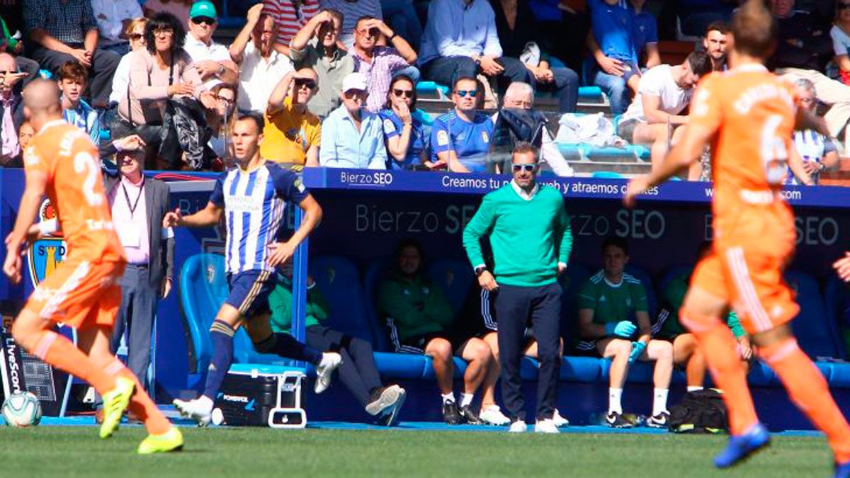 Bolo sigue el encuentro desde la banda. | LALIGA