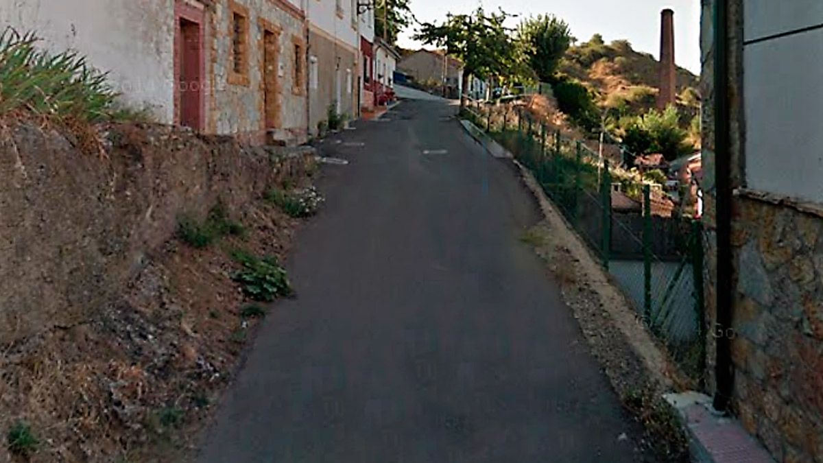 Vista de la calle El Cantil de la localidad de Cistierna. | GOOGLE MAPS