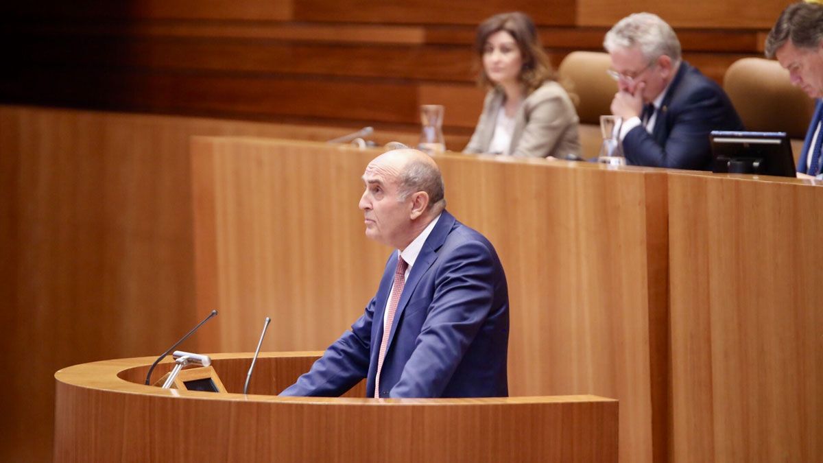 El Procurador del Común, Tomás Quintana, presenta en el pleno de las Cortes el informe anual correspondiente al año 2018. | ICAL El Procurador del Común, Tomás Quintana, presenta en el pleno de las Cortes el informe anual correspondiente al año 2018. | ICAL