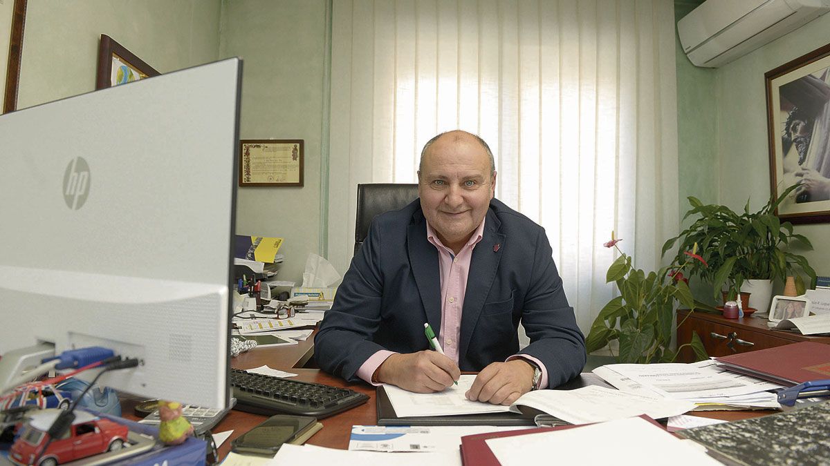 El presidente del Colegio de Administradores de Fincas de León, Jesús Luque Borge, es también el presidente del Consejo de Colegios de Castilla y León. | MAURICIO PEÑA