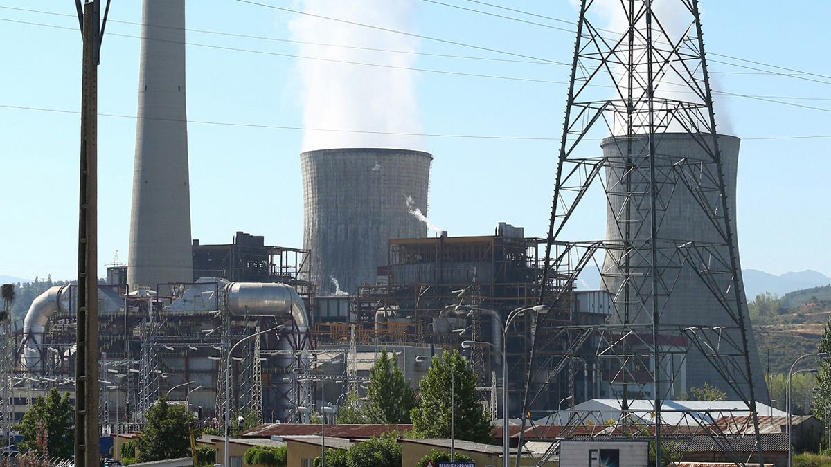 Vista de la central térmica de Compostilla cuando estaba en pleno funcionamiento. | ICAL