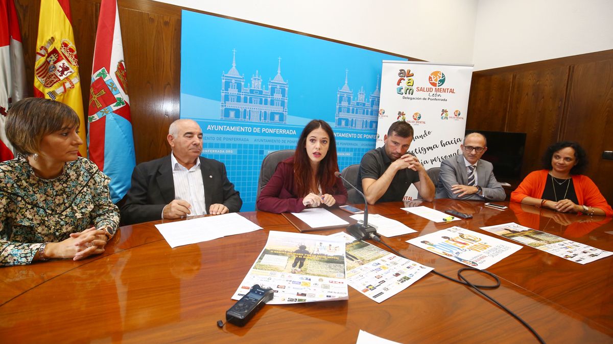 Rueda de prensa de presentación de la marcha solidaria de Alfaem, este martes. | Ical