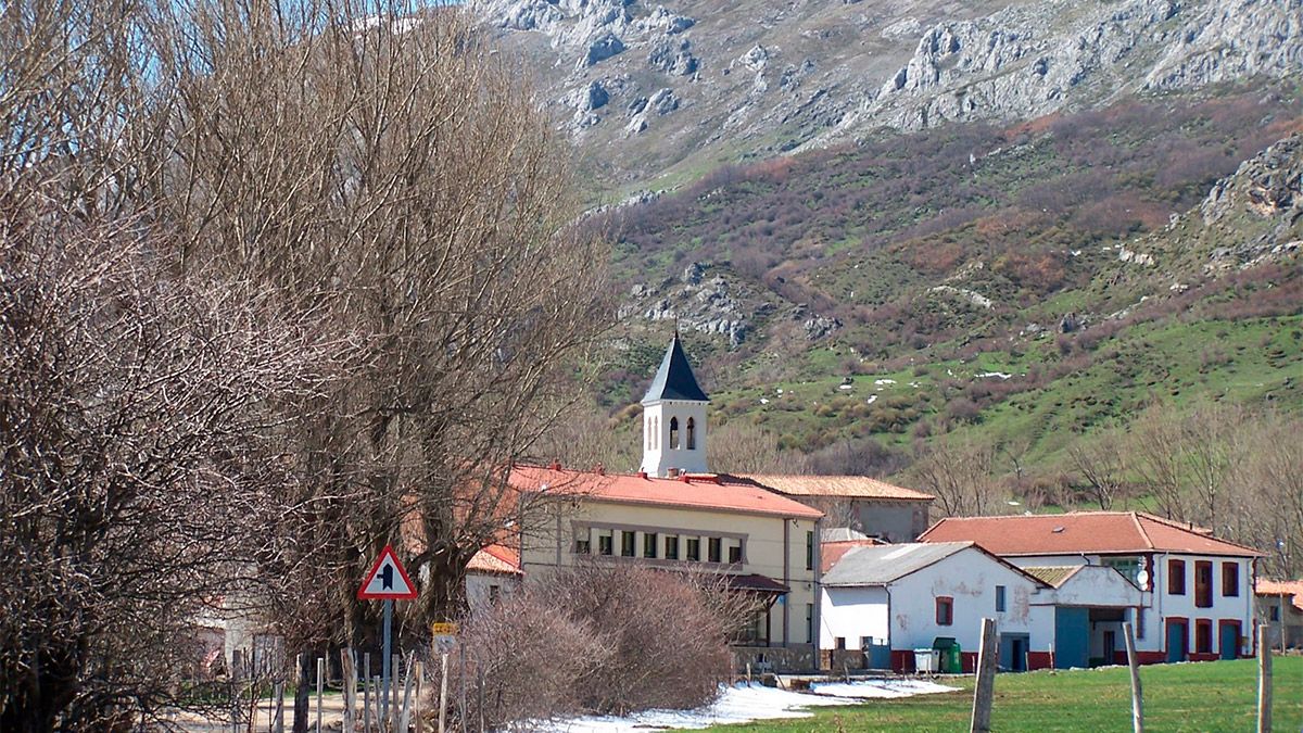 Imagen de archivo del municipio montañés de Cármenes. | E.G. CARMONA Imagen de archivo del municipio montañés de Cármenes. | E.G. CARMONA