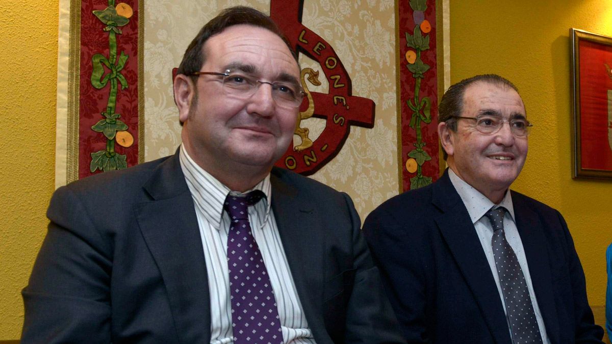 Los hermanos Belinchón en un acto del Colegio Leonés. | MAURICIO PEÑA