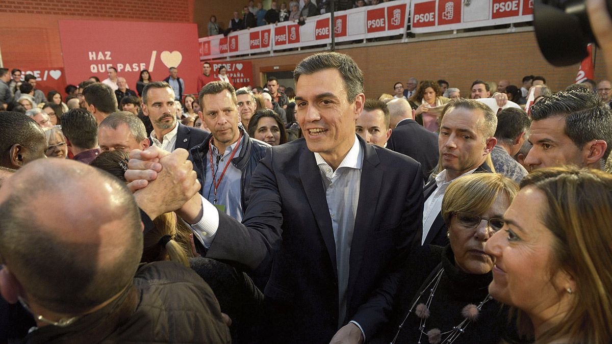 Pedro Sánchez en su mitin de León en el pasado mes de abril. | MAURICIO PEÑA